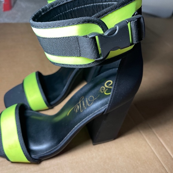 Heels - Picture 2 of 4